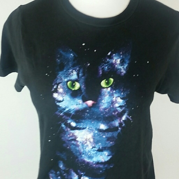 Hybrid & company Tops - HYBRID l Black Tee Shirt Graphic Cat Image B2